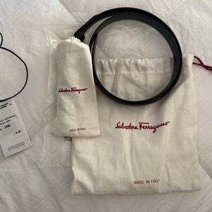 Salvatore Ferragamo Women's Gancini Buckled Reversible Black Belt Size 75